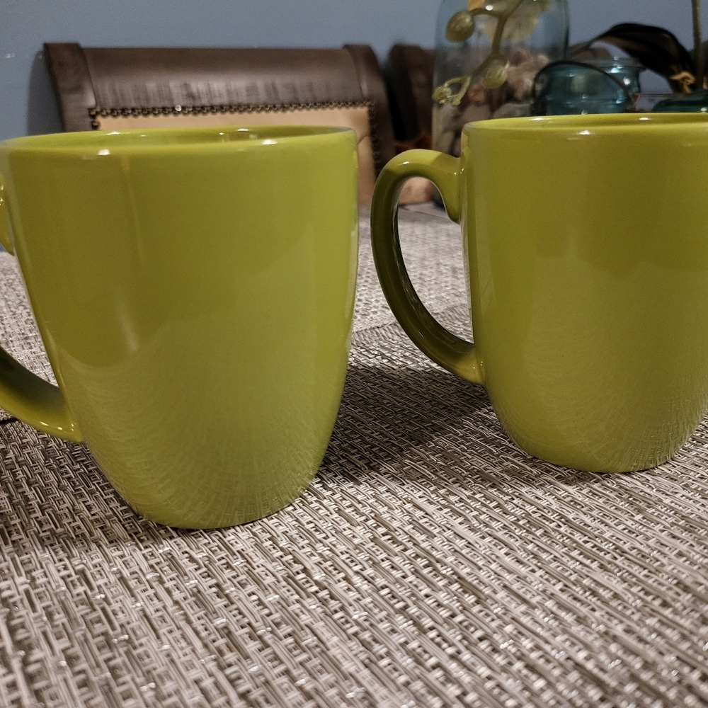 Corelle Stoneware Coordinates Chartreuse Green Coffee Cup Mugs~Set of 2